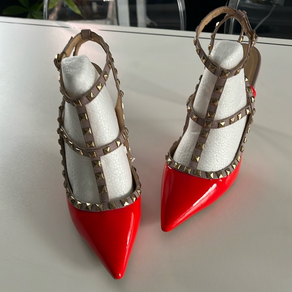 Studded pumps